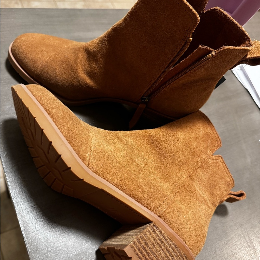 Women’s TOMS Leighton Boot NEW!